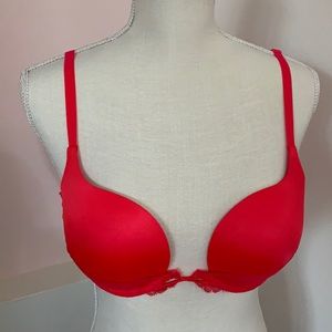 Victoria secrets very sexy padded Demi 34D